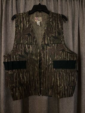Outdoorsman Camo Utility Vest - Green/Brown